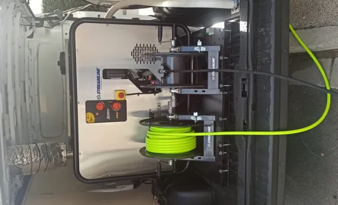 Nettoyage de façade en bord de mer à Hyères : protégez votre maison du sel et de l’humidité, Hyères, LVGF